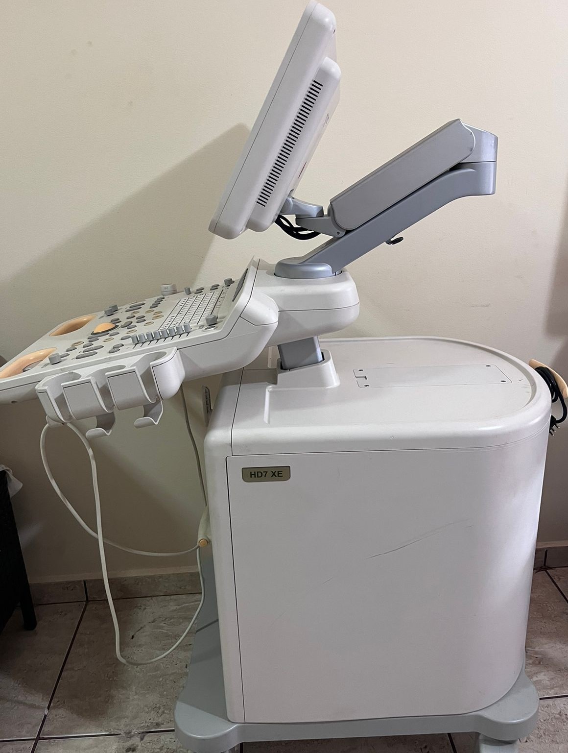 Produto - Sistema de Ultrassom Philips HD7